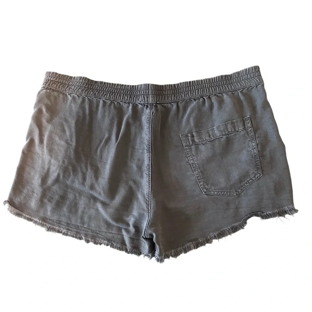 Aerie Women's Gray Frayed Edge Elastic Waist Shorts Size Small